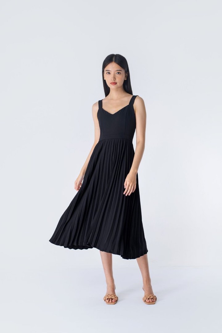 Pippa Pleated Dress in Black Women s Fashion Dresses Sets