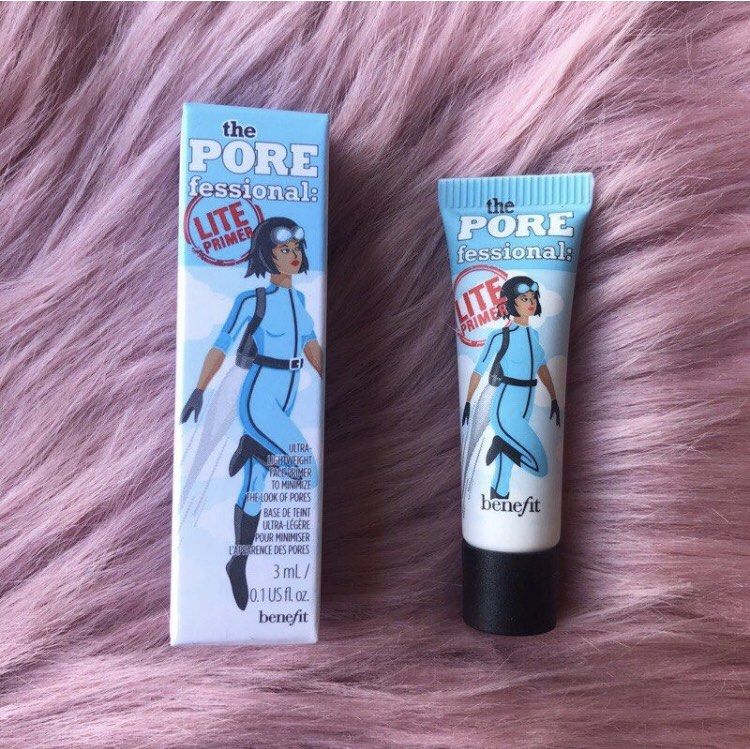 POREfessional Lite Primer 3 ml (Category: Makeup) located in Mandaue City. Submitted by wyatt_whatevers (Listing ID 1285464280, Image 1). Description: Size: 3ml Expiry Date: 04/2026 A lightweight, breathable, silicone-free primer that instantly blur the look of pores while helping make-up apply evenly and stay put all day. Authentic Brand New Unopened.