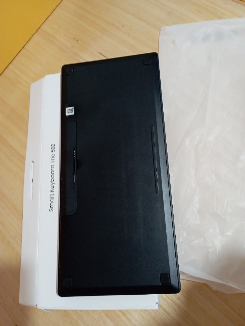 Samsung smart keyboard trio 500 (Category: Computer Keyboard) located in Quezon City. Submitted by luckygigi777 (Listing ID 1285402271, Image 3). Description: .