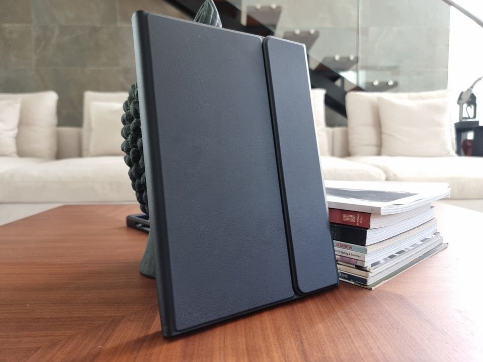 Samsung Tab S7 / Tab S8 / Tab S9 Smart Wireless Bluetooth Keyboard Case Type- C Charging (Black) (Category: Cases & Sleeves) located in Quezon City. Submitted by bagels42 (Listing ID 1285406534, Image 3). Description: ***ACTUAL PICTURES USED IN POSTING*** Samsung Tab S7 / Tab S8 / Tab S9 Smart Wireless Bluetooth Keyboard Case Type- C Charging (Black) Price: 1,700 Compatible With: Samsung Tab S7 Samsung Tab S8 Samsung Tab S9 Easily adjusts to what