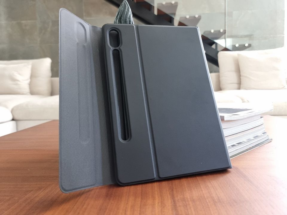 Samsung Tab S7 / Tab S8 / Tab S9 Smart Wireless Bluetooth Keyboard Case Type- C Charging (Black) (Category: Cases & Sleeves) located in Quezon City. Submitted by bagels42 (Listing ID 1285406534, Image 1). Description: ***ACTUAL PICTURES USED IN POSTING*** Samsung Tab S7 / Tab S8 / Tab S9 Smart Wireless Bluetooth Keyboard Case Type- C Charging (Black) Price: 1,700 Compatible With: Samsung Tab S7 Samsung Tab S8 Samsung Tab S9 Easily adjusts to what