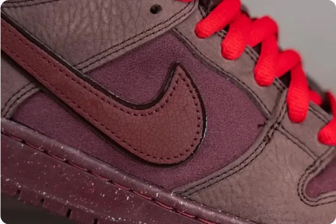 SB Dunk Low City of Love Burgundy Crush US 12 BNDS, Men's Fashion,  Footwear, Sneakers on Carousell
