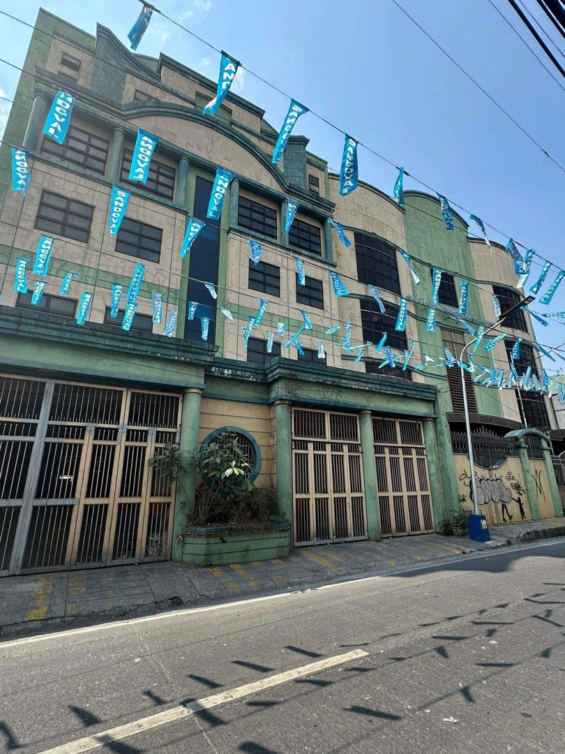 School building in Malabon (Category: Commercial) located in Muntinlupa City. Submitted by jessimba (Listing ID 1285361741, Image 1). Description: School building for sale in Malabon Total lot area 1747sqm 3buildings ₱120M Direct owner. Open to agents. .