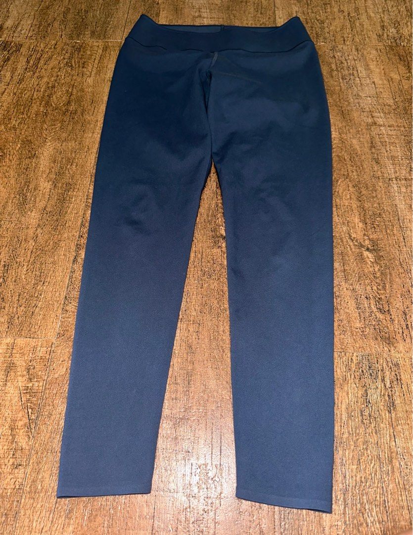 UNIQLO airism active leggings, Women's Fashion, Activewear on Carousell