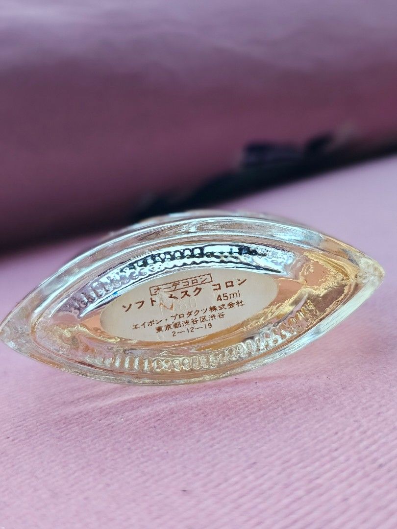 Vintage Avon soft Musk Colonge (Category: Fragrance & Deodorants) located in Bulacan. Submitted by ms.gemini (Listing ID 1285398606, Image 3). Description: Preloved Perfume From japan 45ml bottle 2nd to the Last pic for reference Only Last pic Translated Sticker below.