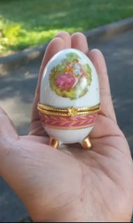 Vintage Limoges porcelain egg trinket box