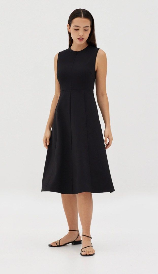 Winona Panelled Fit & Flare Dress, Women's Fashion, Dresses & Sets, Dresses on Carousell Winona Panelled Fit & Flare Dress, Women's Fashion, Dresses & Sets, Dresses on Carousell