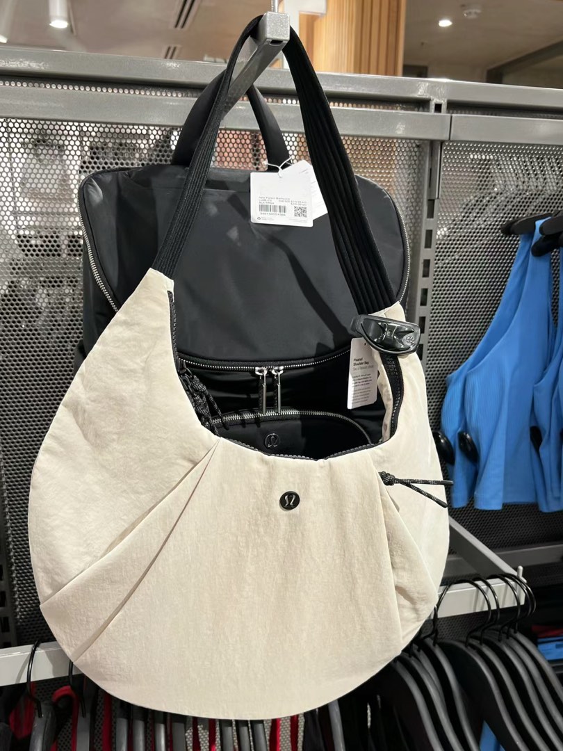 🇦🇺 Lululemon Pleated Shoulder Bag 10L, Women's Fashion, Bags