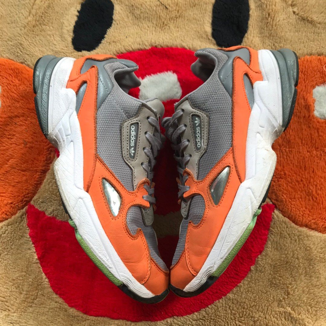 Adidas falcon hot sale grise et orange