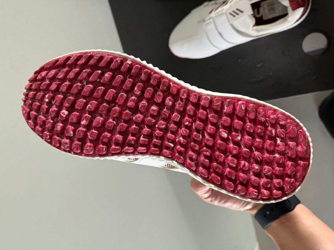 Red bottom golf shoes shop