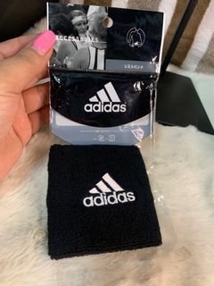 Adidas sports/tennis accessories
