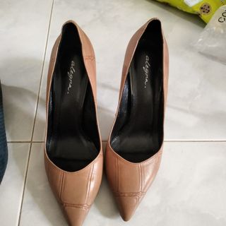 Pump heels store on sale