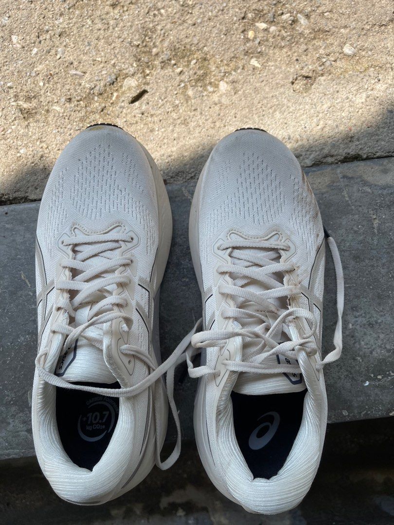 Asics reigning champ best sale kayano