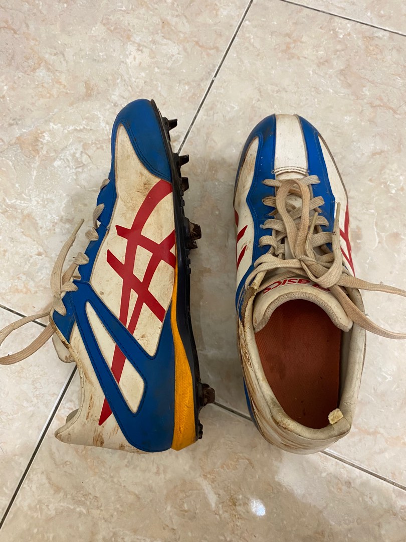 Asics hot sale softball cleats