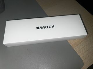 AUTHENTIC Apple Watch SE Gen 2 44mm Starlight