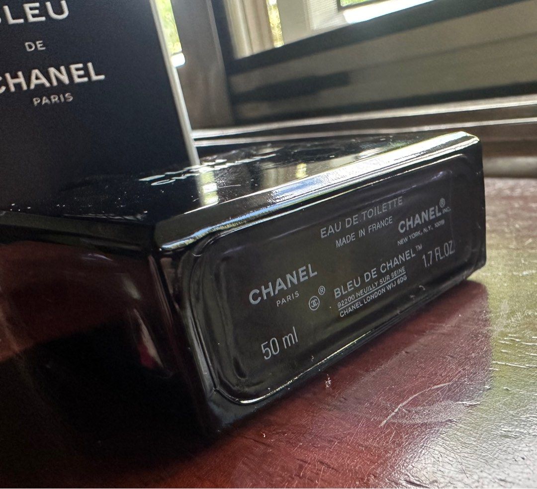 Authentic Bleu de Chanel EDT Eau de Toilette 50ml (Category: Fragrance & Deodorants) located in Makati City. Submitted by dean_tn (Listing ID 1285637142, Image 2). Description: Up for sale authentic Bleu de Chanel Eau de Tiolette EDT 50ml PM if interested!.