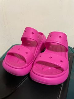 AUTHENTIC Crocs Classic Crush Sandals in Hot Pink (W10)