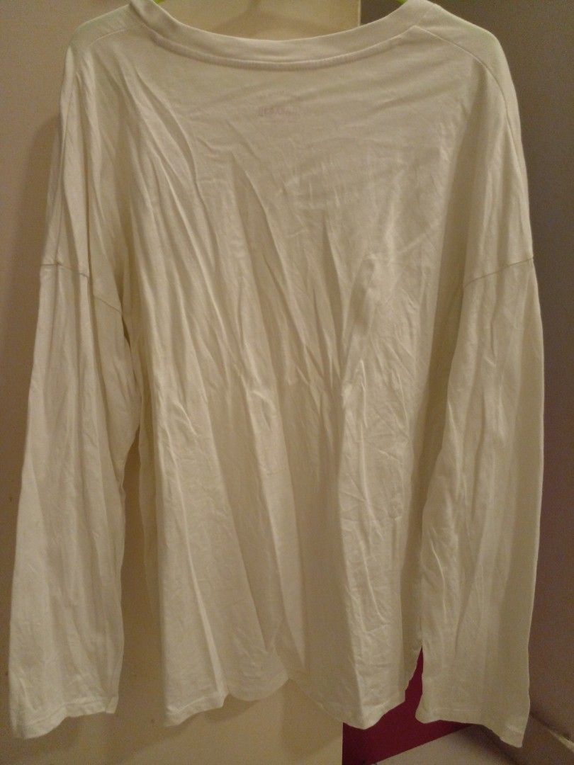 Basic Longsleeves (Category: Longsleeves) located in Kuala Lumpur. Submitted by cherry06_ (Listing ID 1285664068, Image 2). Description: .