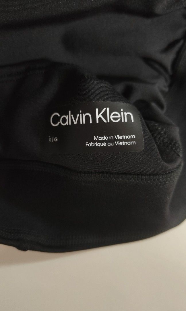 Calvin klein sports bra, Women's Fashion, New Undergarments & Loungewear on  Carousell