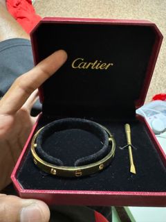 Men cartier outlet love bracelet