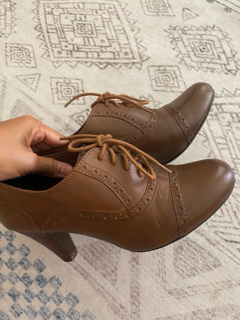 Clarks Oxford Heels Women Women s Fashion Footwear Heels on Carousell
