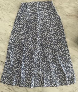 Brandy Melville Robbie Wrap Dress, Women's Fashion, Dresses & Sets, Dresses  on Carousell