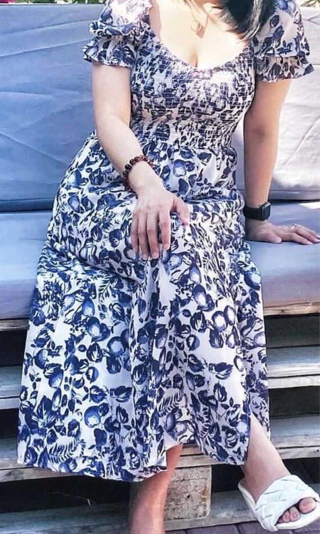 Floral Midi Dress with Slit (Category: Dresses) located in Quezon City. Submitted by patbrandeditems (Listing ID 1285575554, Image 1). Description: Very sexy when worn! Has loose smocked garter Has thin inner lining inside Fits xs-m.