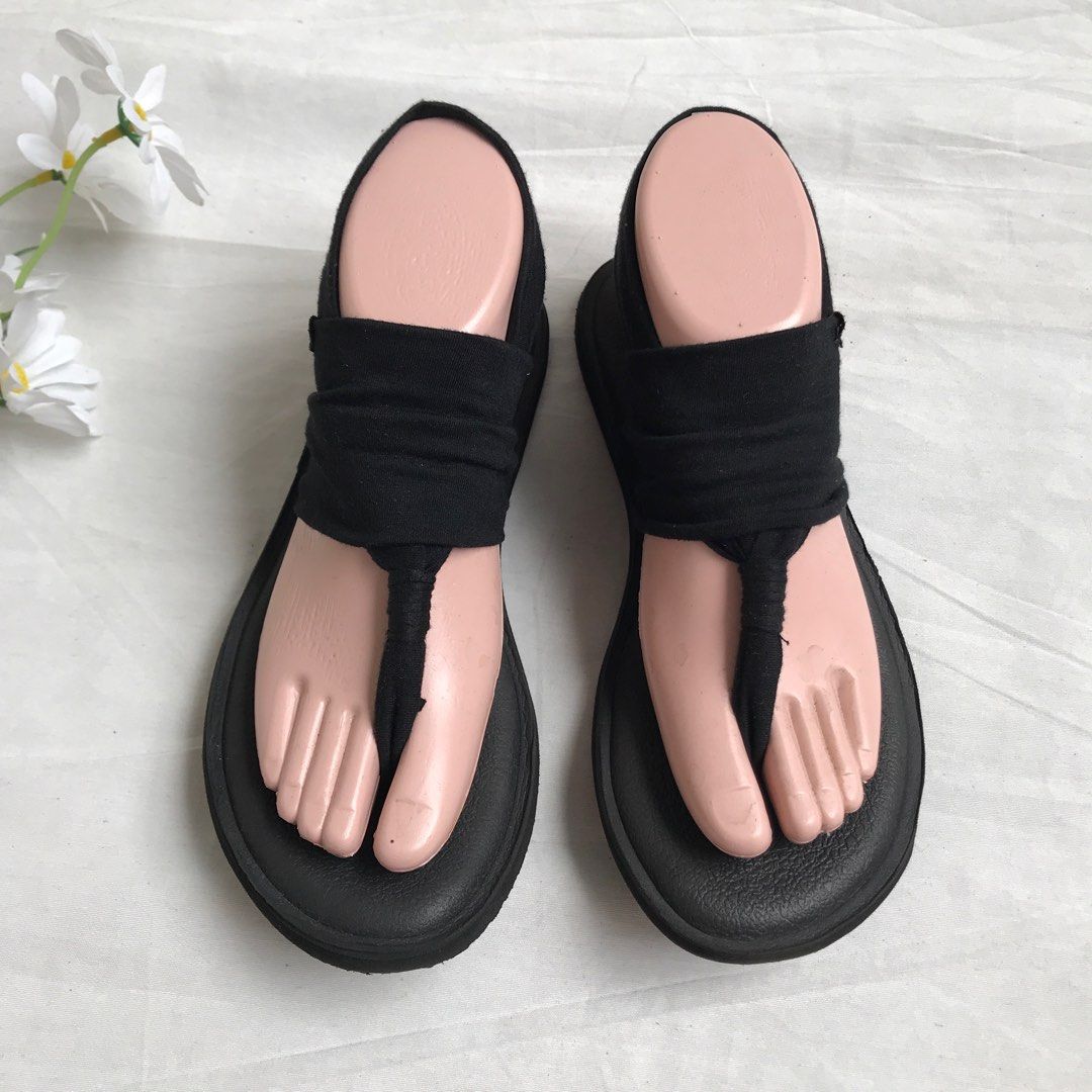 Golddigga 2025 flip flops