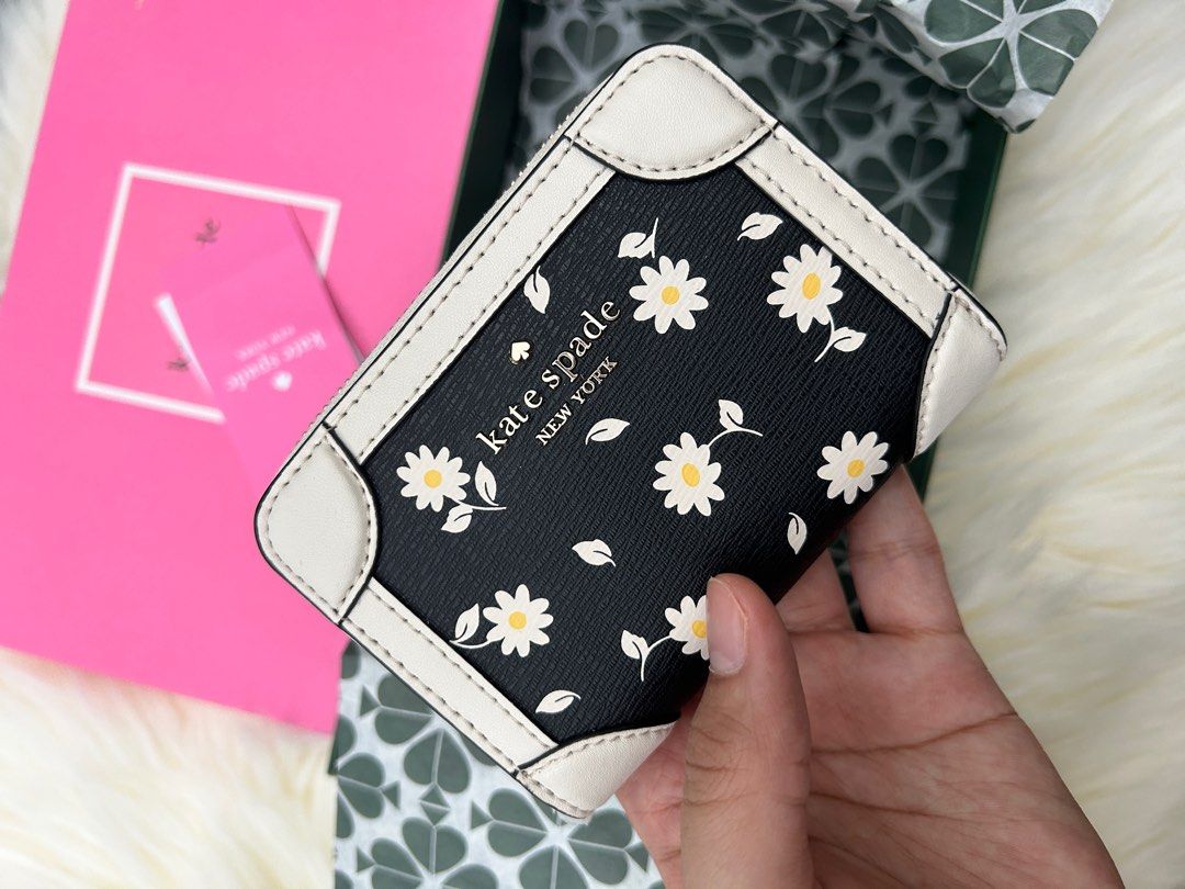 Kate Spade Daisy Traveller Small Wallet