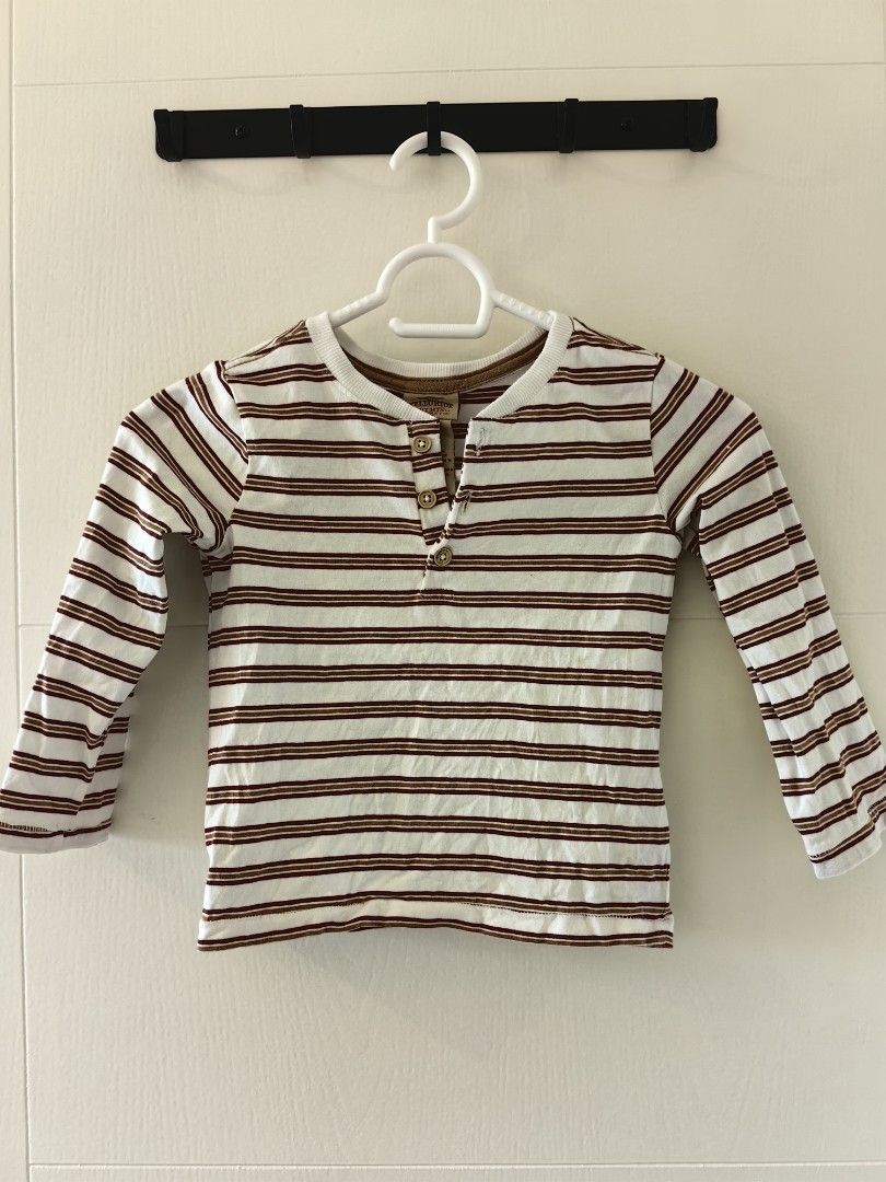 KIDS LONG SLEEVED SHIRT (Category: Babies & Kids Fashion) located in Taguig. Submitted by anitarlim (Listing ID 1285638205, Image 1). Description: Bought in the US last Nov 2023 Used once Very nice material Maroon & mustard stripes RFS: Son outgrew it.