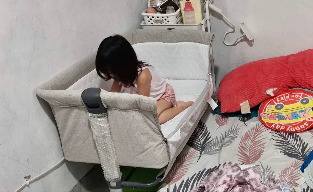 LITTLE GREEN CO SLEEPER CRIB (Category: Cots & Cribs) located in Cabuyao City. Submitted by 11two_one (Listing ID 1285665881, Image 3). Description: Little green co sleeper Good as new.