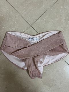 （分類：）位於 。 由 caracaraaa 提交（商品編號 1285686115，圖片 1）。簡介： 。