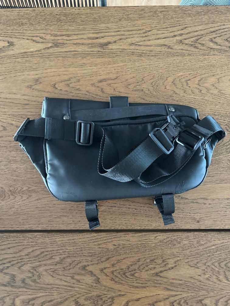 Niid sling bag clearance