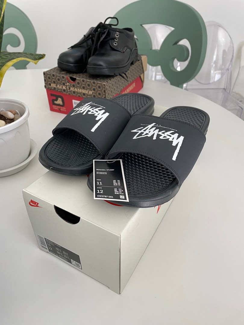 stüssy x nike slides