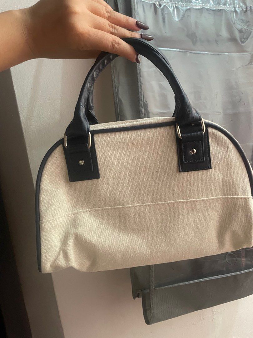 PENSHOPPE RL INSPIRED BAG (Category: Shoulder Bags) located in Paranaque City. Submitted by boujeethrifts.ph (Listing ID 1285647960, Image 2). Description: .