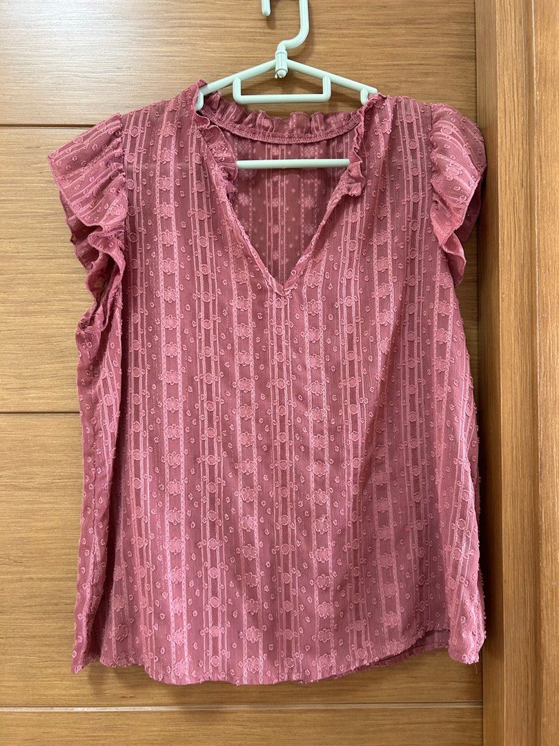 Pink blouse （分類：襯衫）位於 Hong Kong。 由 java98 提交（商品編號 1285644214，圖片 1）。簡介： 。