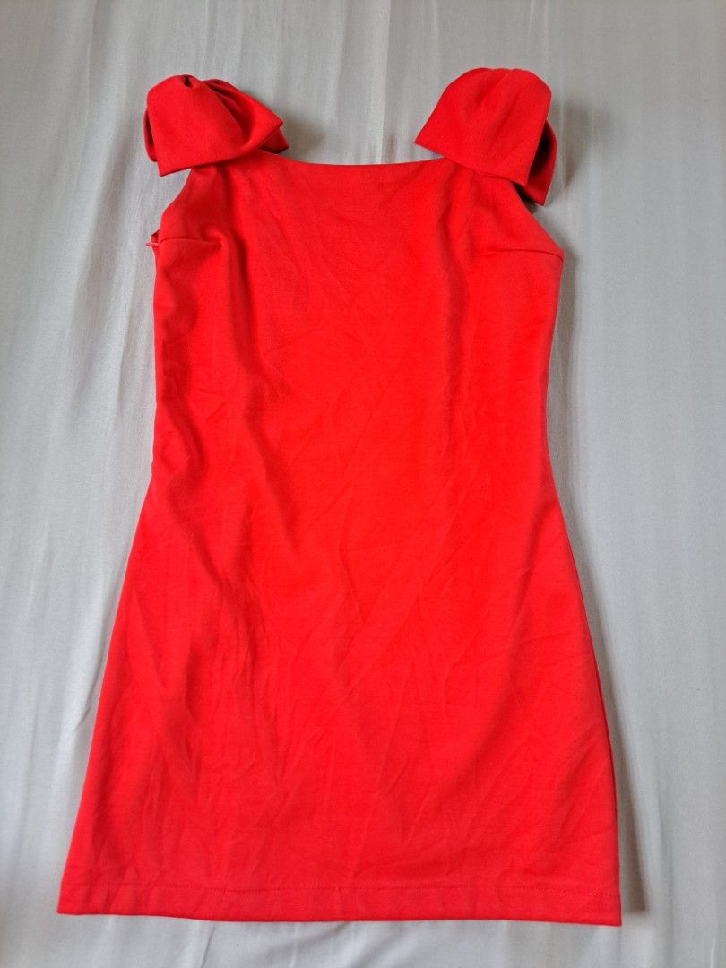 Preloved Red Dress (Category: Dresses) located in Baliuag. Submitted by same1693 (Listing ID 1285827167, Image 1). Description: *decluttering *isang beses lang sinuot *small *bagong bago pa.