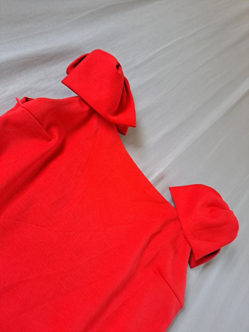 Preloved Red Dress (Category: Dresses) located in Baliuag. Submitted by same1693 (Listing ID 1285827167, Image 2). Description: *decluttering *isang beses lang sinuot *small *bagong bago pa.