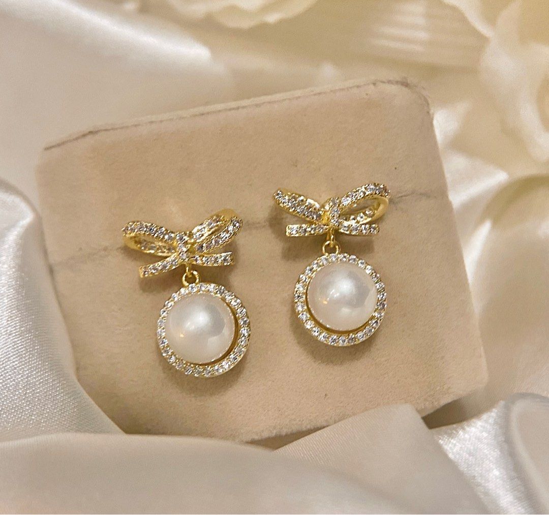 Cute hotsell hypoallergenic earrings