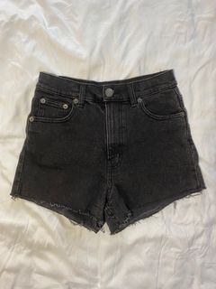 (Category: ) located in . Submitted by daintypicks (Listing ID 1285586809, Image 1). Description: .