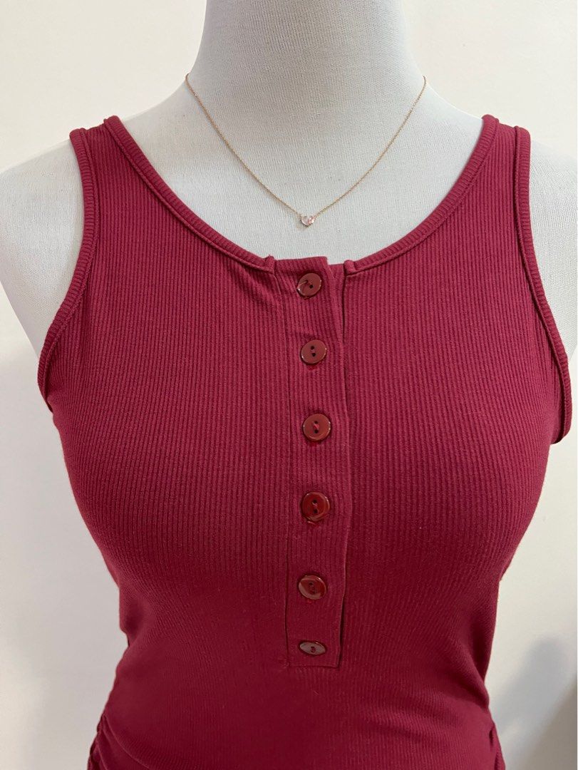 Red Sleeveless Ruched Dress (Category: Dresses) located in Quezon City. Submitted by bipolarbear2 (Listing ID 1285634592, Image 1). Description: Cotton Good condition.