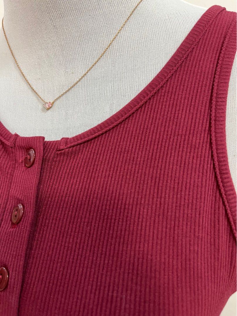 Red Sleeveless Ruched Dress (Category: Dresses) located in Quezon City. Submitted by bipolarbear2 (Listing ID 1285634592, Image 2). Description: Cotton Good condition.