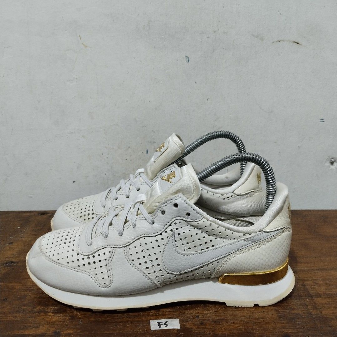 Nike internationalist premium qs store