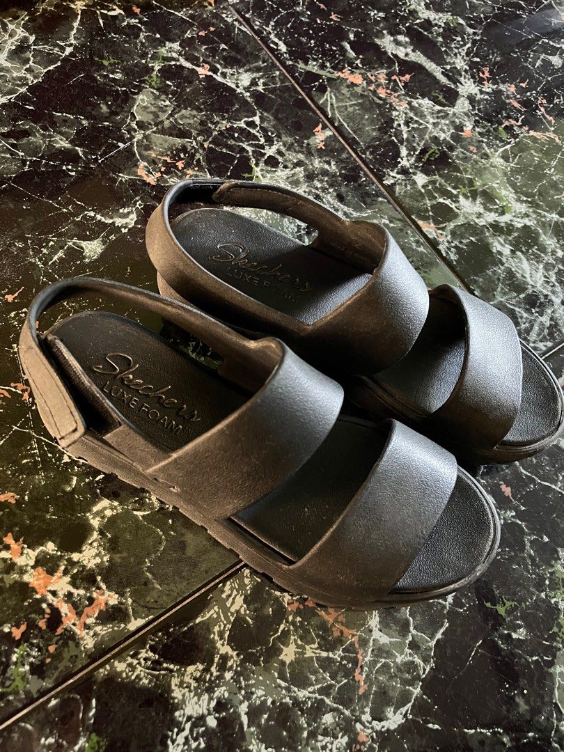 skechers sandals luxe foam