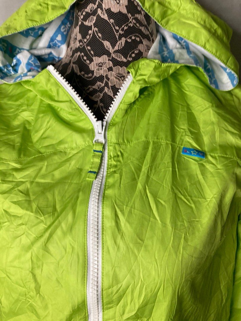S-M Lightweight Apple Green Hoodie Jacket (Category: Coats, Jackets and Outerwear) located in Naga. Submitted by imasupergal (Listing ID 1285769283, Image 3). Description: MAKE READING A HABIT😊 Details: ▪️Like New, perfect kasi mgaan lang ito pwde pang travel, wind breaker hodie jacket ▪️High quality and Branded ▪️Ganda pa nito in person malambot at sakto sa malamig na panahon ngayon ▪️Personally Owned Branded Women Apparels ▪️Needs wash lang ka