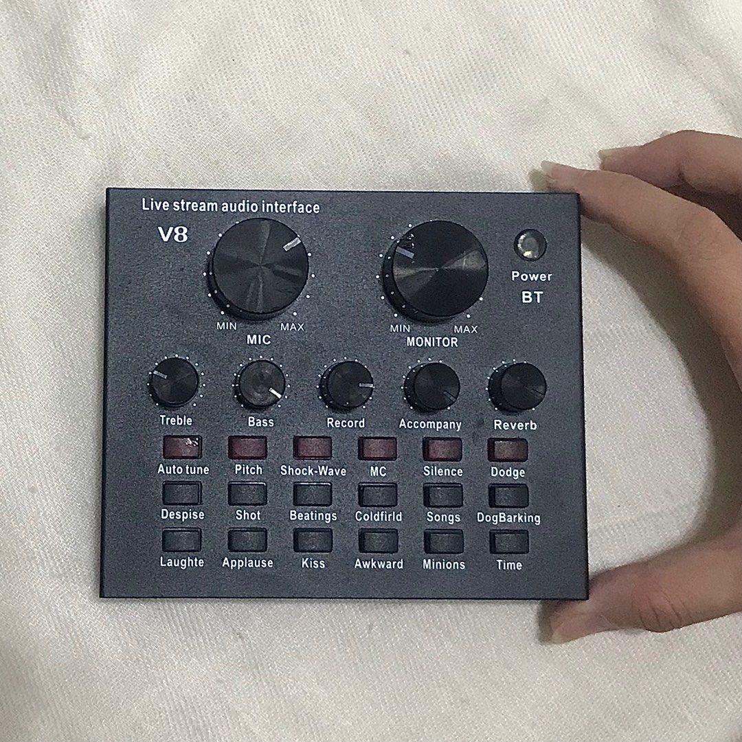 Studio Recording Microphone (Category: Microphones) located in Cavite. Submitted by chikzie (Listing ID 1285703162, Image 2). Description: Issue of the item included in the last photo..