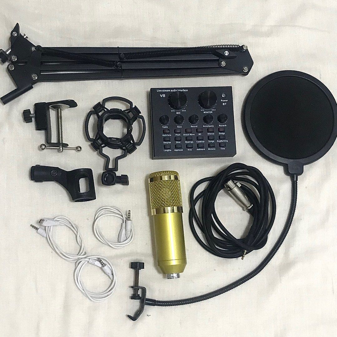 Studio Recording Microphone (Category: Microphones) located in Cavite. Submitted by chikzie (Listing ID 1285703162, Image 1). Description: Issue of the item included in the last photo..