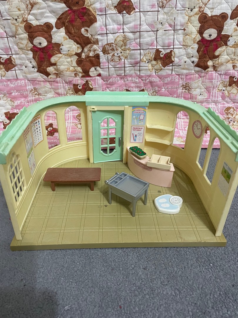 Sylvanian families clinic discount