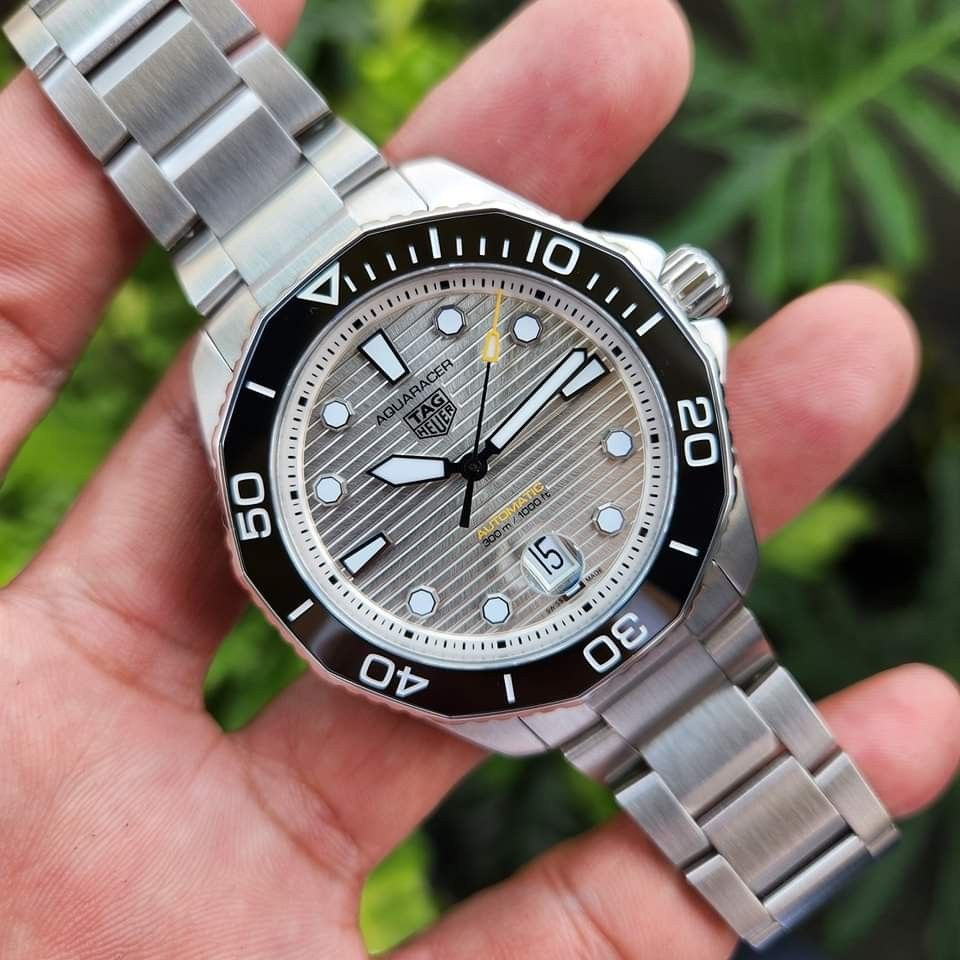Tag Heuer Aquaracer Calibre 5 Ceramic Grey Sunray Brushed Dial