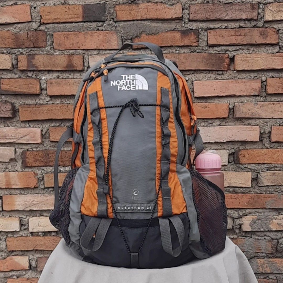 North face electron 26 top